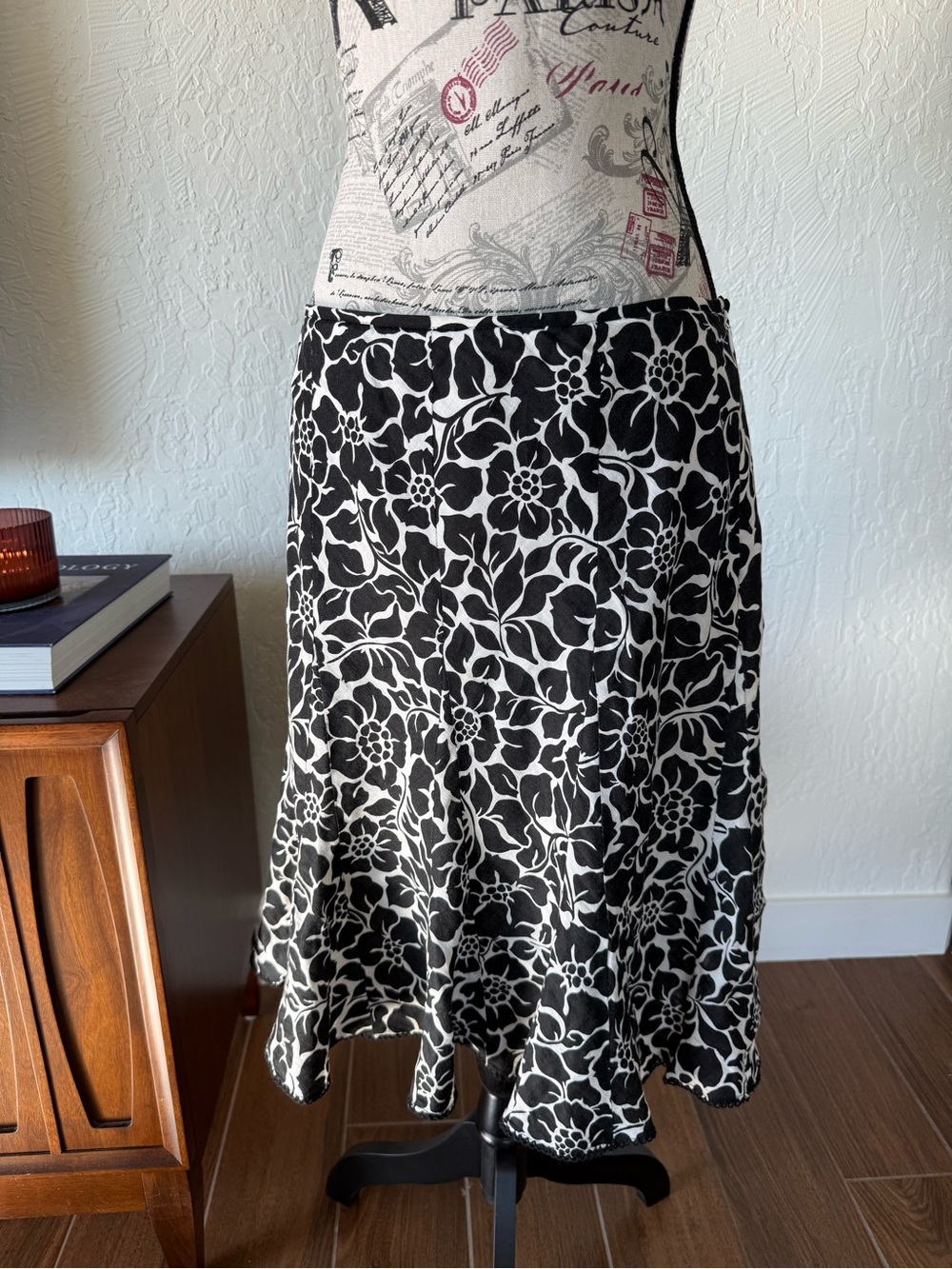 Ann Taylor Black and White Floral A-Line Skirt